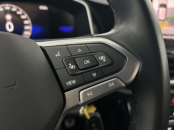 Volkswagen T-Roc 21 of 22