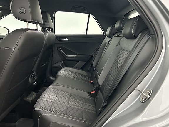 Volkswagen T-Roc 11 of 22