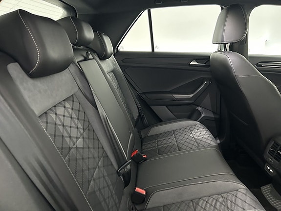 Volkswagen T-Roc 15 of 22