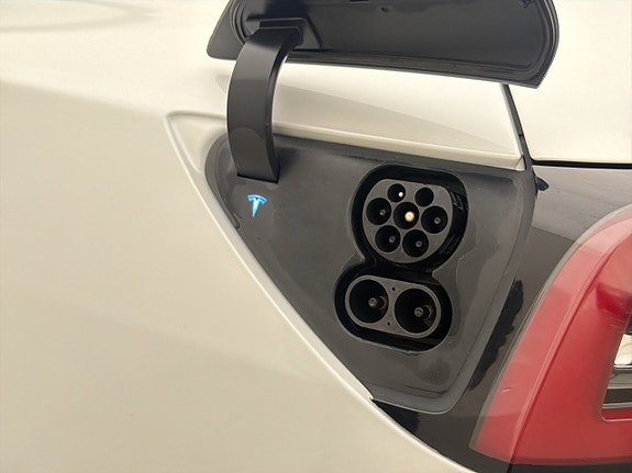 Tesla Model 3 26 of 30