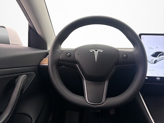 Tesla Model 3 14 of 30