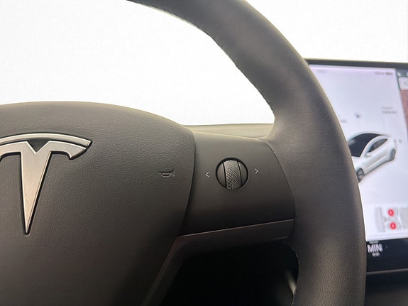Tesla Model 3 16 of 30