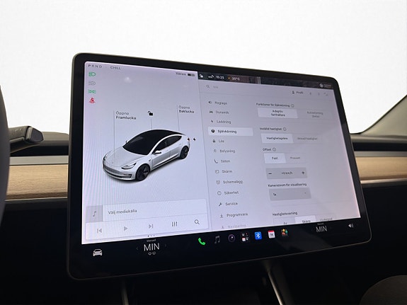 Tesla Model 3 22 of 30