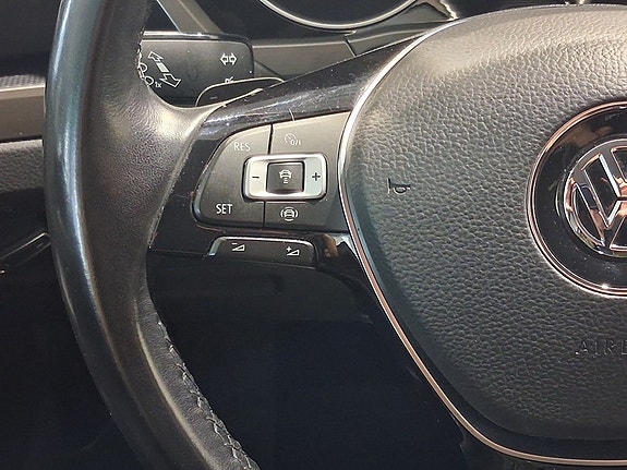 Volkswagen Touran 9 of 18