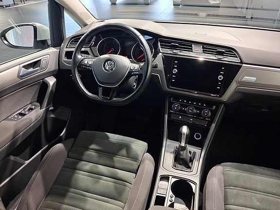 Volkswagen Touran 7 of 18