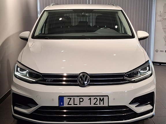 Volkswagen Touran 2 of 18
