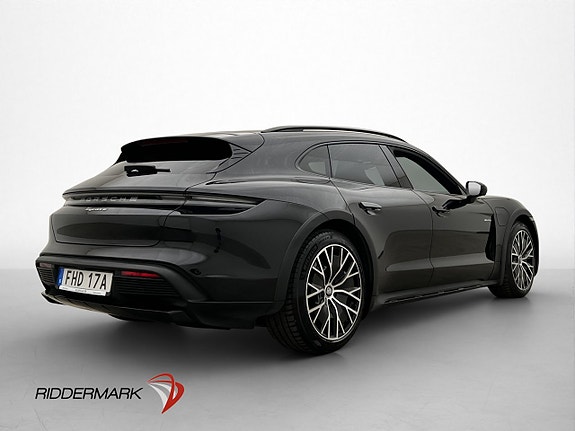 Porsche Taycan Cross Turismo 8 of 30