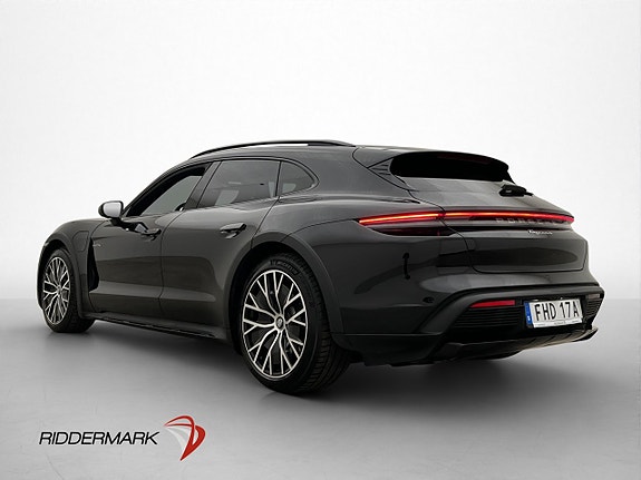 Porsche Taycan Cross Turismo 6 of 30