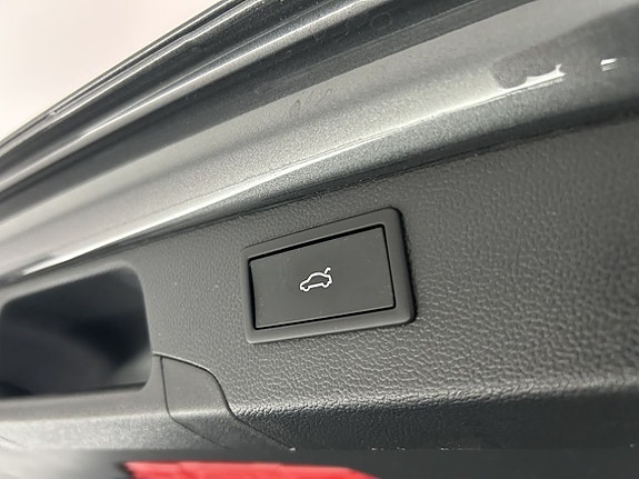 Volkswagen Passat 16 of 25