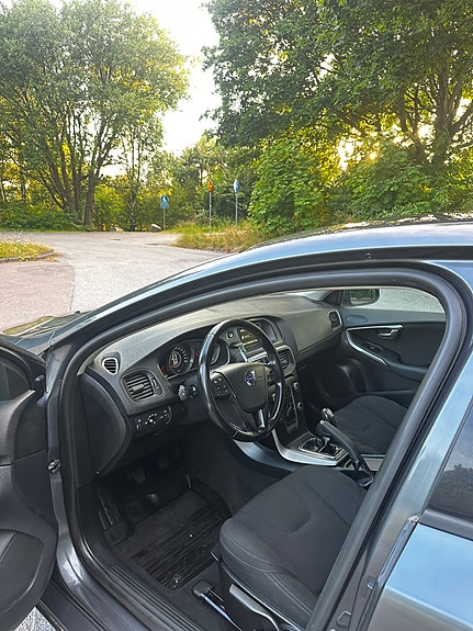 Volvo V40 7 of 11