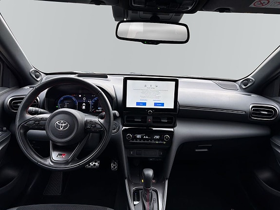 Toyota Yaris Cross 8 of 16