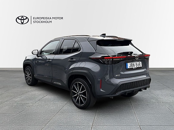 Toyota Yaris Cross 2 of 16