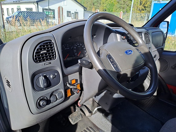 Ford Transit 15 of 25