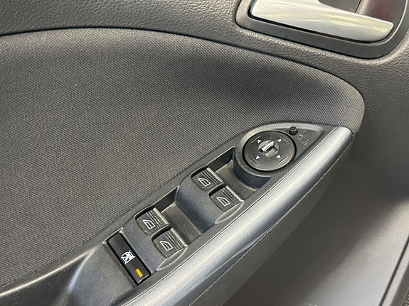 Ford Focus 12 of 21