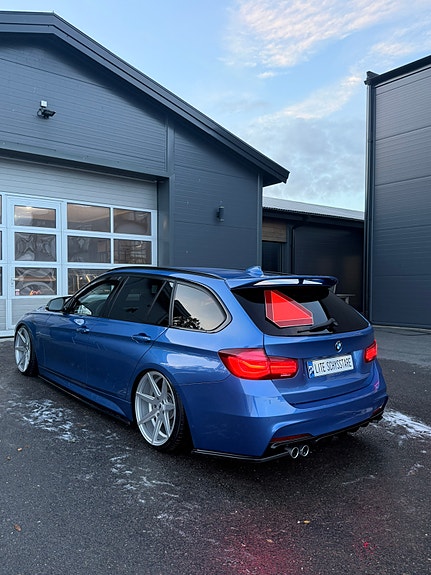 BMW 320d 3 of 7