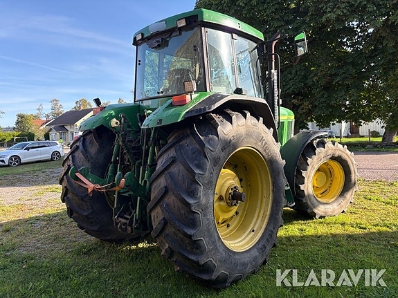 Traktor John Deere 7710 med frontlyft 5 of 6
