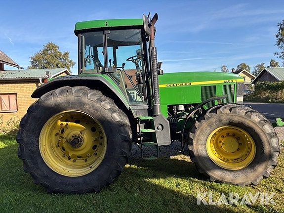 Traktor John Deere 7710 med frontlyft 6 of 6