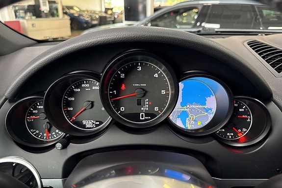 Porsche Cayenne 10 of 11