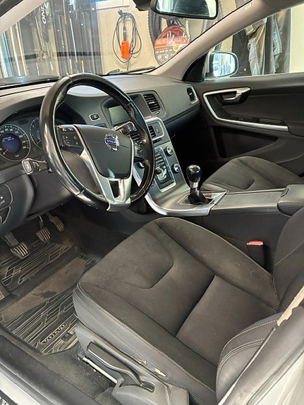 Volvo V60 3 of 11