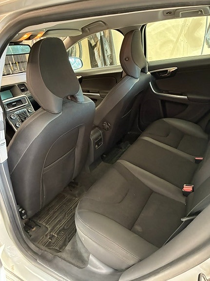 Volvo V60 6 of 11