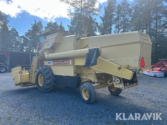 Skördetröska New Holland 8040 13 fot 3 of 6