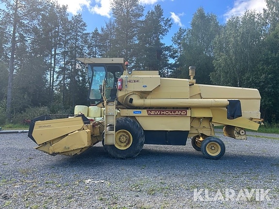 Skördetröska New Holland 8040 13 fot 2 of 6