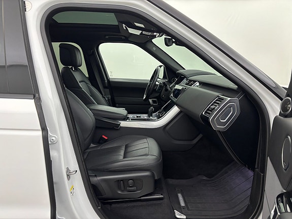 Land Rover Range Rover Sport 19 of 30