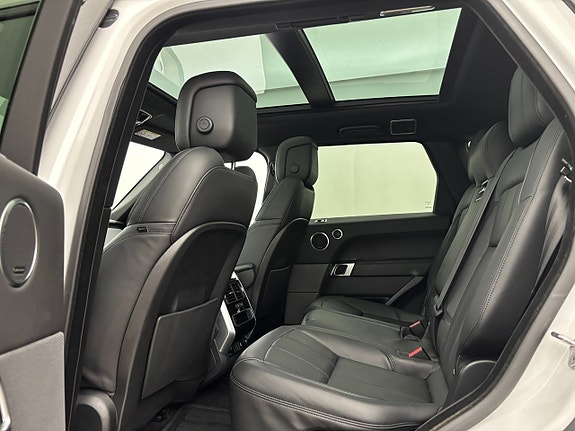 Land Rover Range Rover Sport 14 of 30