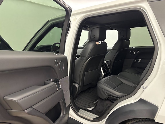 Land Rover Range Rover Sport 13 of 30