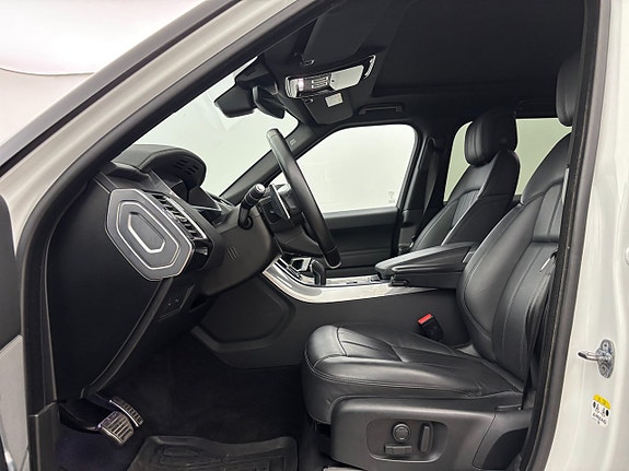 Land Rover Range Rover Sport 12 of 30