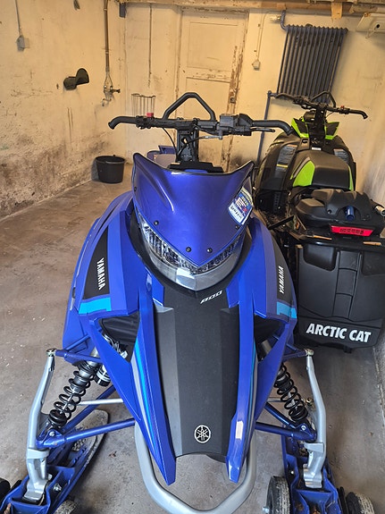 Yamaha Mountain max 800 2 of 5