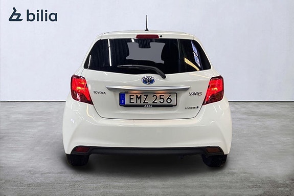 Toyota Yaris 5 of 21