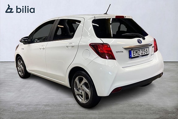 Toyota Yaris 2 of 21