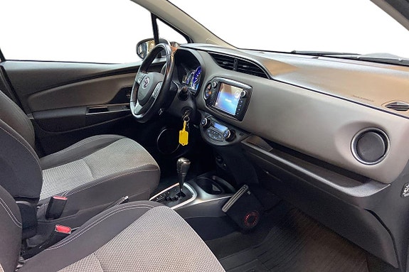 Toyota Yaris 7 of 21