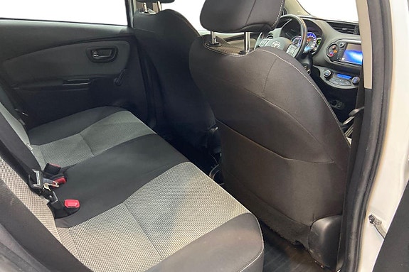 Toyota Yaris 9 of 21