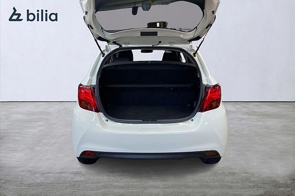 Toyota Yaris 12 of 21