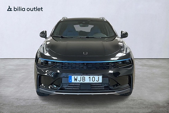 Lynk & Co 01 8 of 30