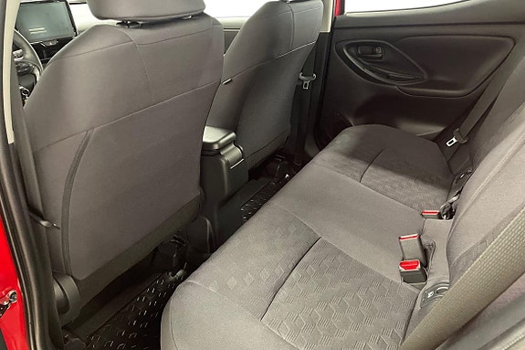 Toyota Yaris 13 of 21