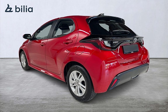 Toyota Yaris 2 of 21