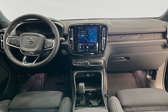 Volvo XC40 5 of 16