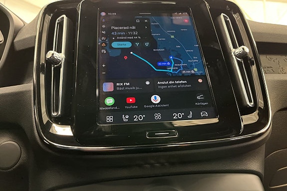 Volvo XC40 13 of 16