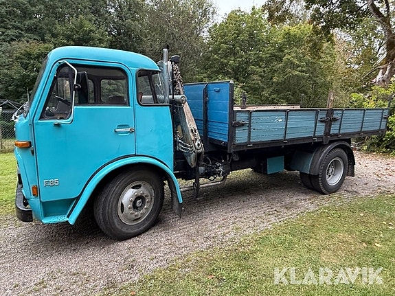 Veteranlastbil Volvo F85 / Kran/ 3-vägs tipp 2 of 6