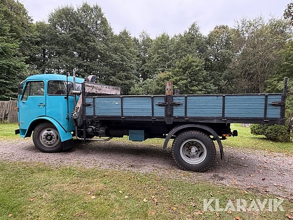 Veteranlastbil Volvo F85 / Kran/ 3-vägs tipp 3 of 6