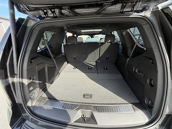 Chevrolet Tahoe 10 of 11