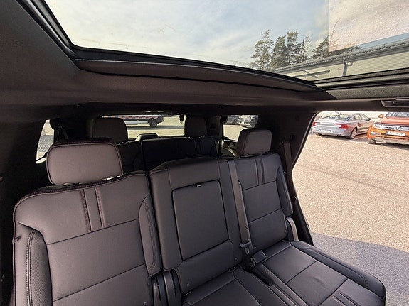 Chevrolet Tahoe 9 of 11
