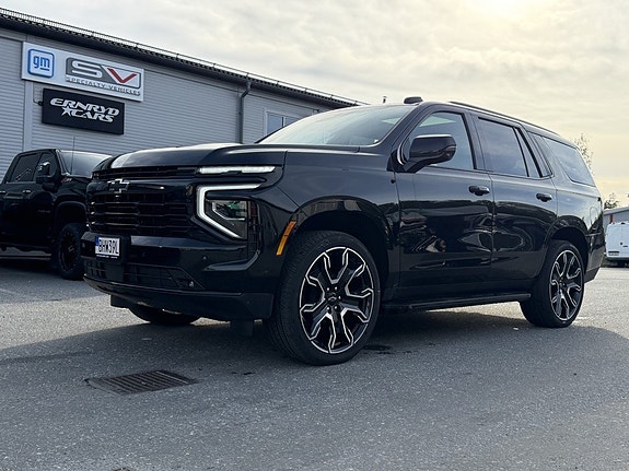 Chevrolet Tahoe 2 of 11