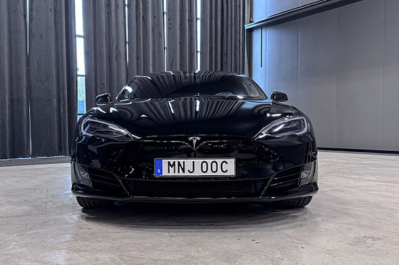 Tesla Model S 9 of 18