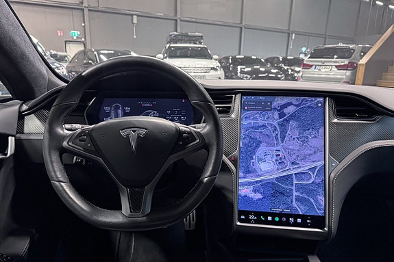 Tesla Model S 14 of 18