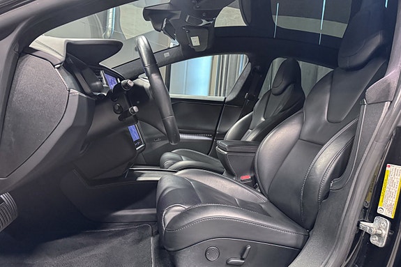 Tesla Model S 10 of 18