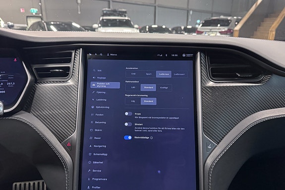 Tesla Model S 17 of 18